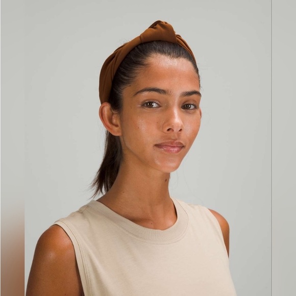 NWT Lululemon Knot Stopping
Headband Copper Brown
Size: OS   $32 - Picture 1 of 4